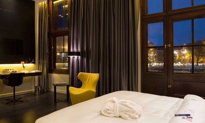 Burgwallen Nieuwe Zijde Hotel | art'otel Amsterdam powered by Radisson Hotels