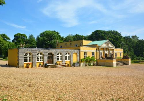 Aldborough Apartment | Artemis