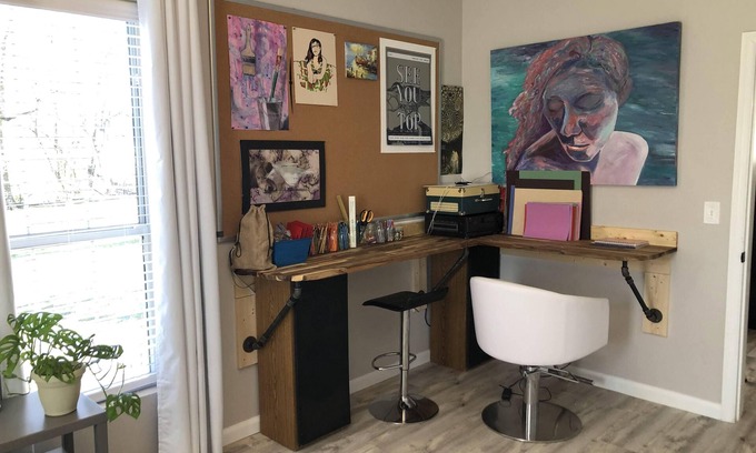 Chickamauga House | Artistic Retreat - Walk Downtown, Sparkling Clean!