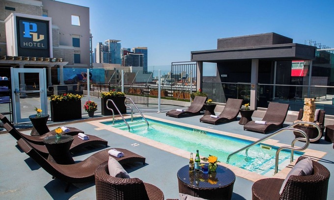 Little Italy Hotel | Artistic Studio King Suite Close to San Diego Harbor, Museums and Nightlife