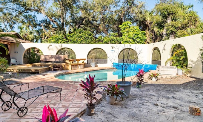 Port Charlotte Villa | ‼️Artistic‼️ Villa w/Pool, Theater & Hot Tub