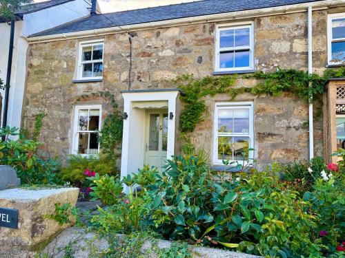Llanbedrog House | Arwel Cottage