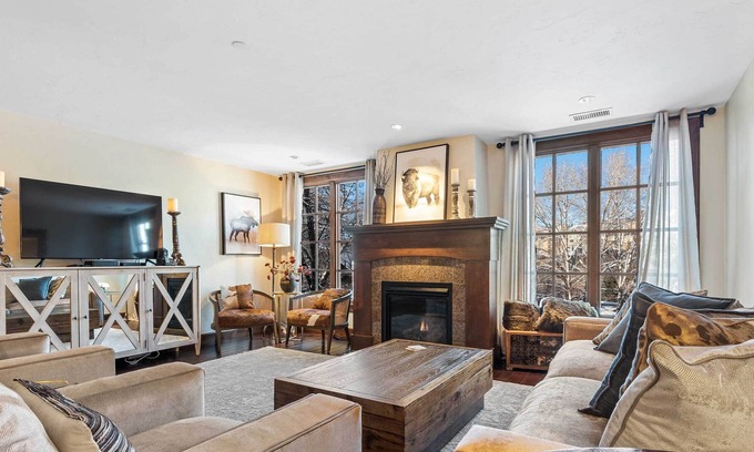 Avon Condo | Ascent 202 - Sophisticated Three Bedroom
