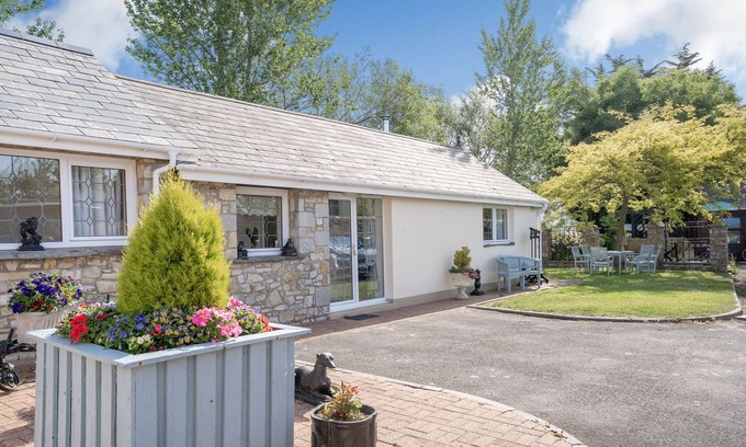 Vale of Glamorgan Cottage | ASH COTTAGE, family friendly, with open fire in Llantwit Major