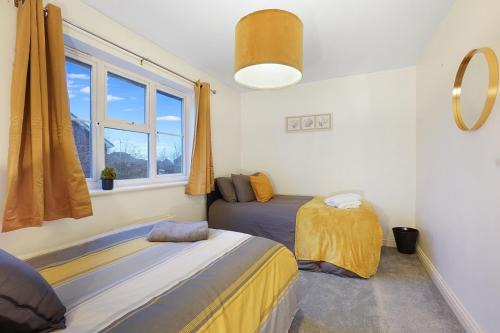 Willesborough Apartment | Ashford Stay Parkfarm location Comfortable with Netflix to chill