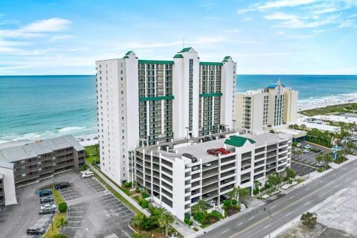 Ocean Drive Apartment | Ashworh 1001 Four Bedroom Condo Oceanfront "PIcture Perfect"