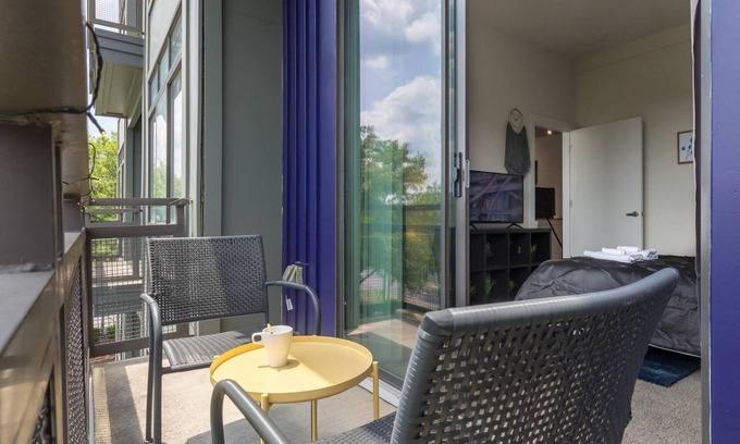 First Ward Apartment | ASK FOR Discount-private Balcony Wifi Parking