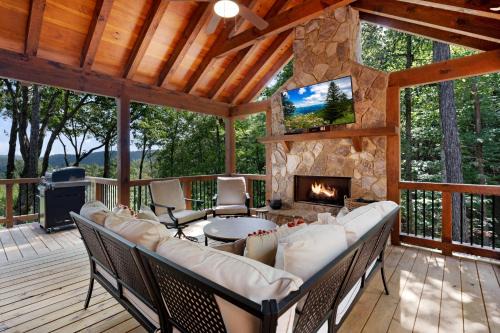 Cherry Log House | Aska Favor