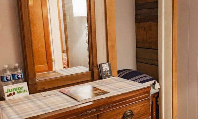 Silverton Apartment | Aspen Room Serene Retreat at Columbine