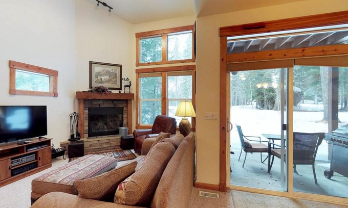 McCall Apartment | Aspen Village 86