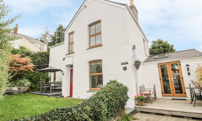 Lostwithiel House | Astrantia Cottage