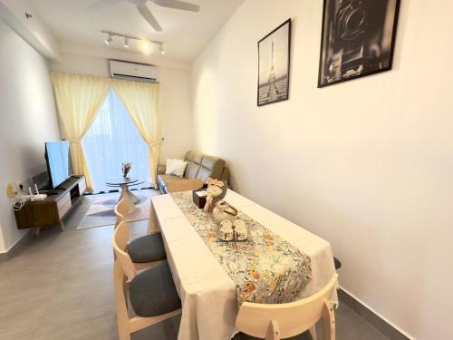 Shah Alam Apartment | ASunday, Setia City Mall -8pax, 2 Carpark
