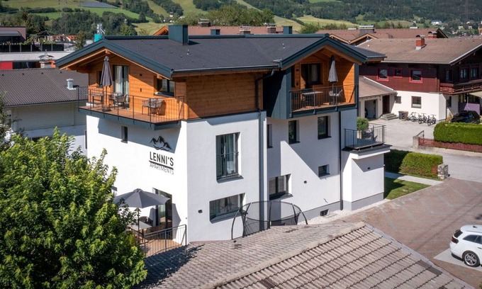 Bruck an der Grossglocknerstrasse Apartment | Nice apartment for 4 people with WIFI, TV, terrace, pets allowed and parking