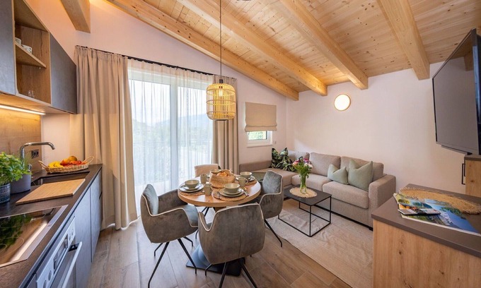 Bruck an der Grossglocknerstrasse Apartment | Lovely apartment for 4 people with WIFI, TV, balcony, pets allowed and parking