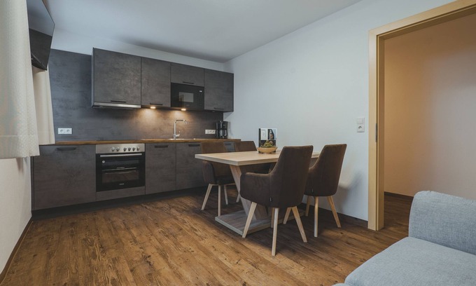 Sankt Martin am Tennengebirge Apartment | Komfortable Ferienwohnung Inmitten der Bergwelt