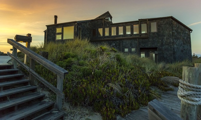 Watsonville House | At The Beach! Insanely Great Beach House, Ocean Views, Relaxation & Pickleball