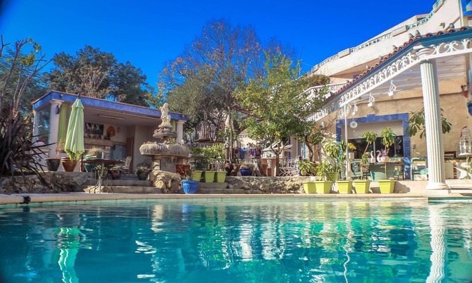 Aubagne Villa | AT THE FOOT OF THE GARLABAN MOUNTAINS IN A QUIET, GREEN SETTING
