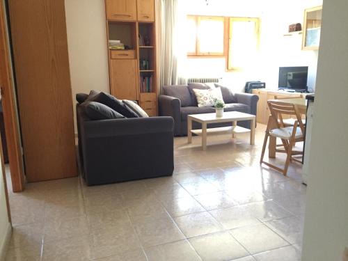 Biescas Apartment | Atico en Biescas con Piscina, Tenis y Barbacoa