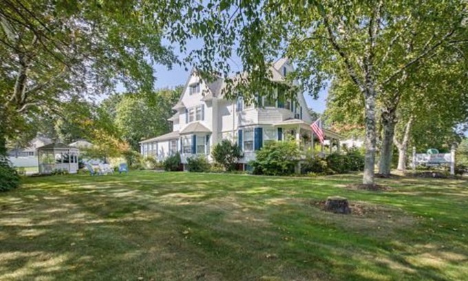 Old Orchard Beach Bed & Breakfast | Atlantic Birches Inn