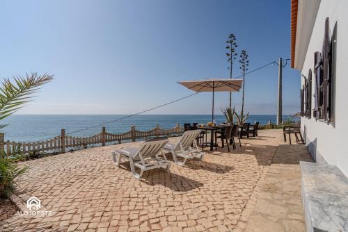 Sao Pedro da Cadeira House | Atlantic Ocean Villa - 4 bedrooms - Ocean front