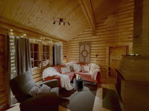 Yllasjarvi Ski Chalet | Atmospheric log cabin by the ski tracks