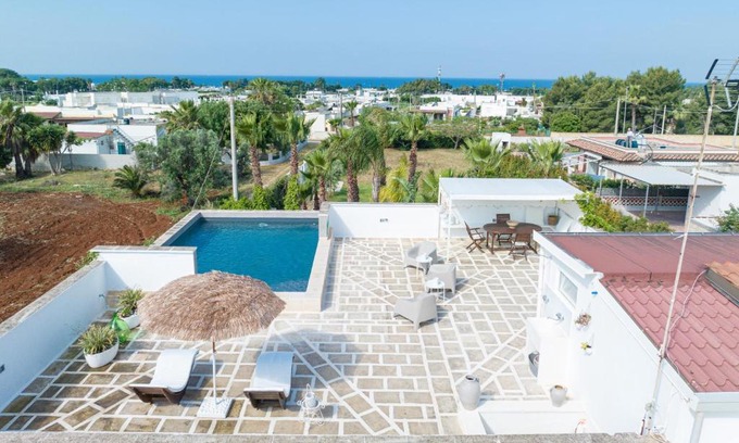 Marina di Mancaversa Apartment | Attico Vinci con piscina