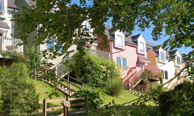 Jedburgh Cottage | Attractive cottage in garden grounds
