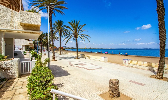 Playa Honda Apartment | Attractive holiday apartment with panoramic sea views for a relaxing holiday.