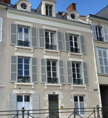 Blois Bed & Breakfast | Au 16 Place Saint Louis