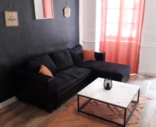 Saint-Leonard-de-Noblat Apartment | au centre de saint Léonard