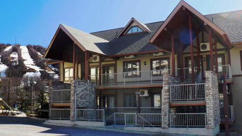 Bromont Apartment | Au pied des pentes