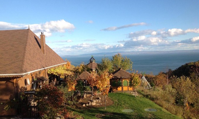 Petite-Riviere-Saint-Francois Hotel | Auberge La Cote d'Or