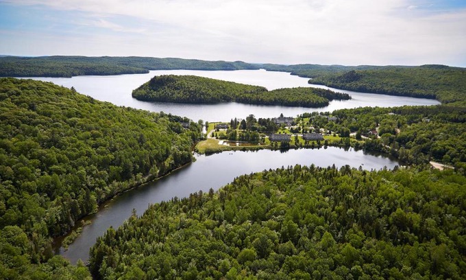 Mauricie Hotel | Auberge du Lac-à-l'Eau-Claire
