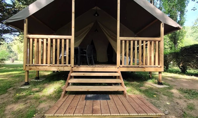Le Change House | Auberoche campsite * - MINI-WOOD LODGE TENT on canvas stilts, without toilets, for 4 people 4 people
