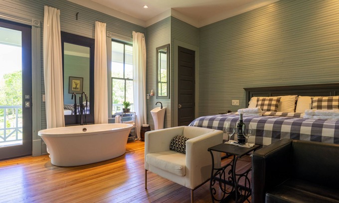 Lafayette Bed & Breakfast | Auburn Bed and Breakfast