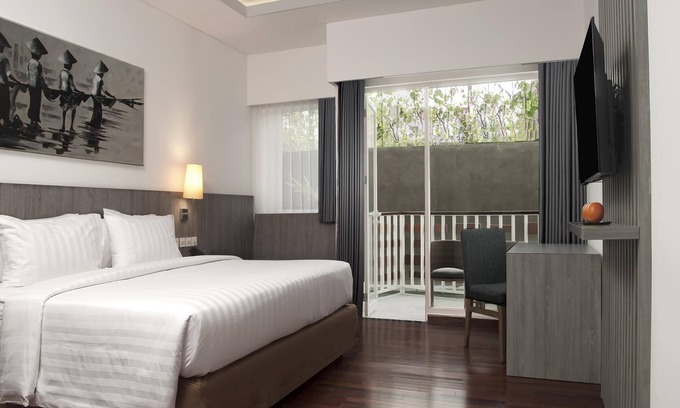 Batu Bolong Hotel | AUM Canggu Beach Resort with Rooftop Swimming Pool, Stunning Location