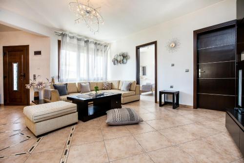 Potos Apartment | Aura House