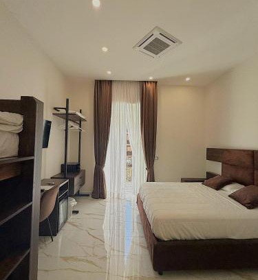 Naples City Centre Hotel | AuRoom