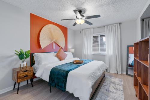 West Campus Apartment | Austin Elegance