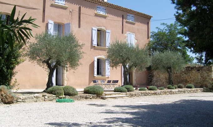 Ansouis House | Authentic 18th century Provençal Bastide with swimming pool and tennis court