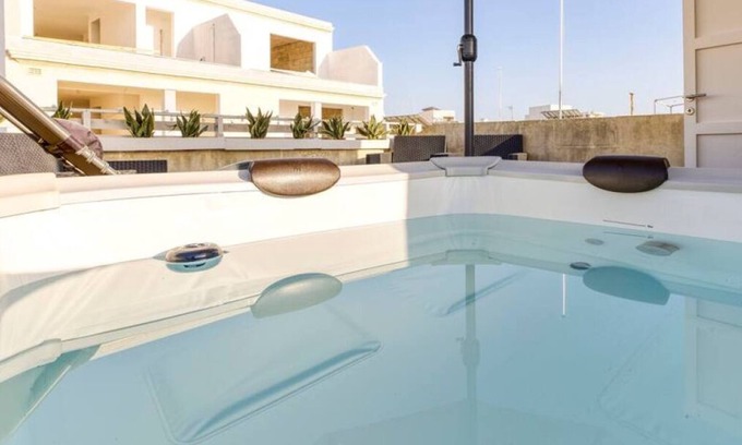 Naxxar House | Authentic 2BR House of Character with Jacuzzi