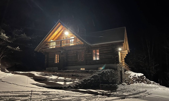 Littleton Cabin | Authentic log cabin in Littleton, NH