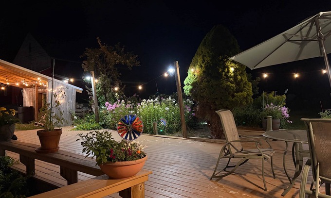 Oakland House | Autumn Escape-near lakes , hiking and scenic drives