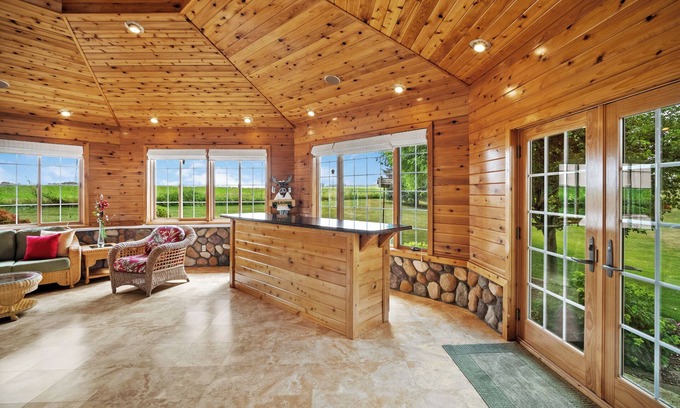 Valders House | Autumn Ridge Getaway