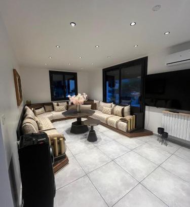 Saint-Michel-de-Maurienne Bed & Breakfast | Aux pieds des montagnes