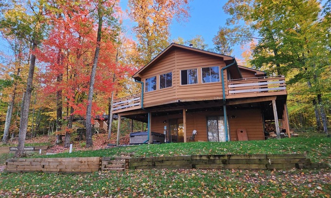 Hayward Ski Chalet | Available Thanksgiving!-Hot Tub, EV, 2 Kings