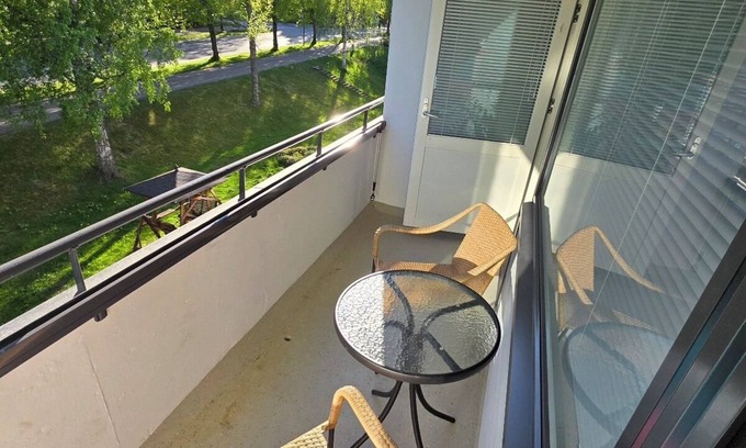 Heinola Apartment | Avara ja moderni huoneisto Heinolassa, jossa on parveke