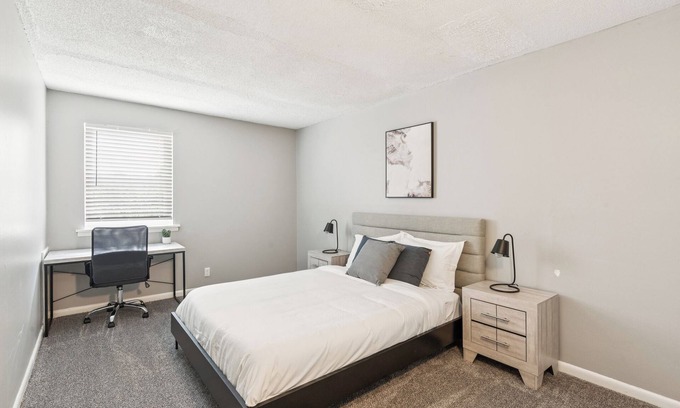 Glengarry Apartment | Avery Apartments G7 I Spacious 1 Bed 1 Bath