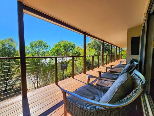 Kingfisher Bay House | Avoca Holiday House K'Gari