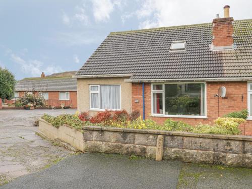Rhos on Sea House | Awelon